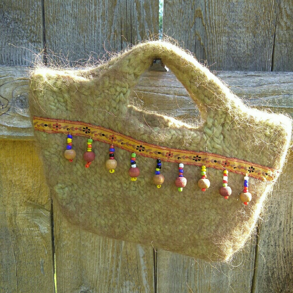 Small Knit Purse....Alpaca?..Very soft. Beaded.